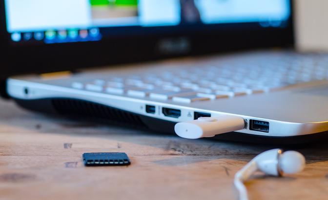 Boot from hardware USB devices in Virtual Machines Boot from hardware USB devices in Virtual Machines